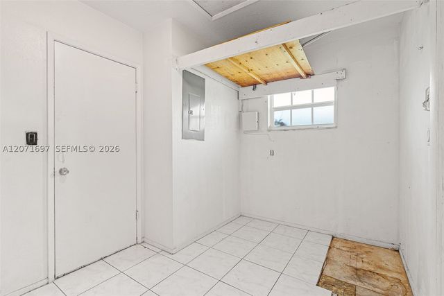 4700 NW 41st Pl, Lauderdale Lakes, FL 33319