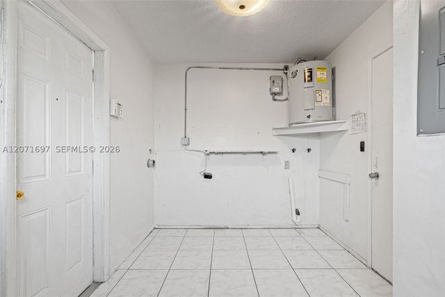 4700 NW 41st Pl, Lauderdale Lakes, FL 33319
