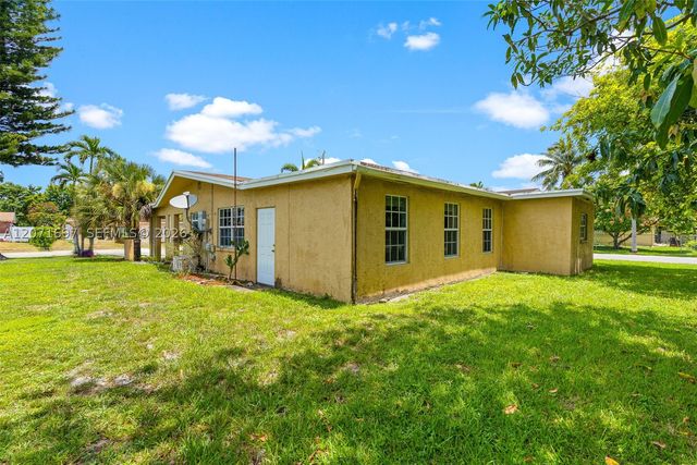 4700 NW 41st Pl, Lauderdale Lakes, FL 33319