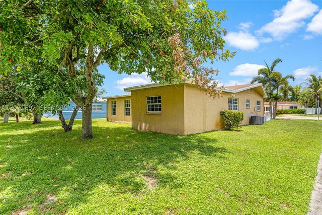 4700 NW 41st Pl, Lauderdale Lakes, FL 33319