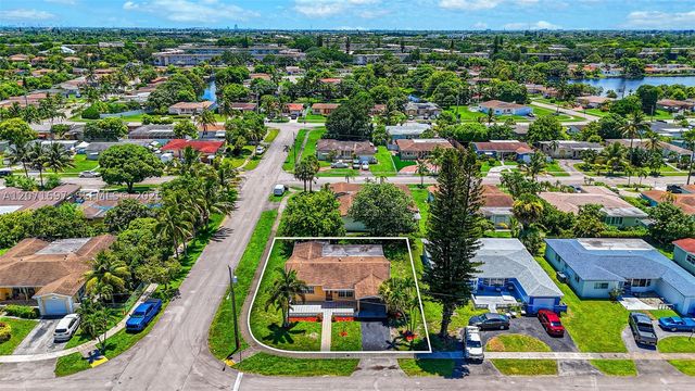 4700 NW 41st Pl, Lauderdale Lakes, FL 33319