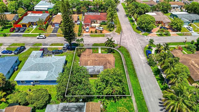4700 NW 41st Pl, Lauderdale Lakes, FL 33319