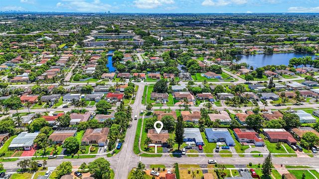 4700 NW 41st Pl, Lauderdale Lakes, FL 33319