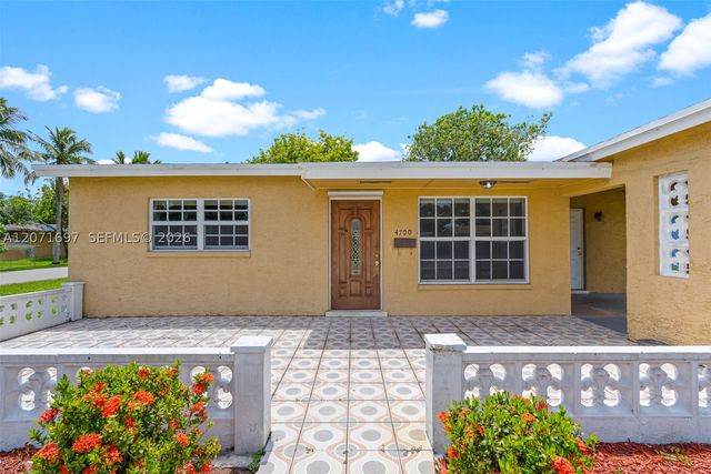 4700 NW 41st Pl, Lauderdale Lakes, FL 33319