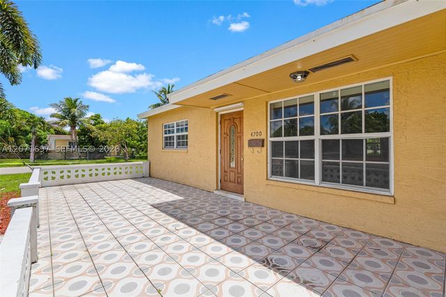 4700 NW 41st Pl, Lauderdale Lakes, FL 33319