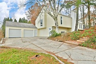 6152 Southern Hills Court, Canfield, OH 44406