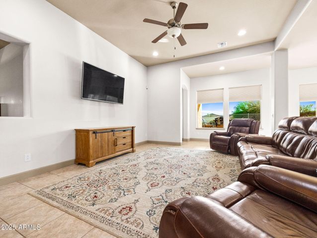 18191 W DESERT SAGE Drive, Goodyear, AZ 85338