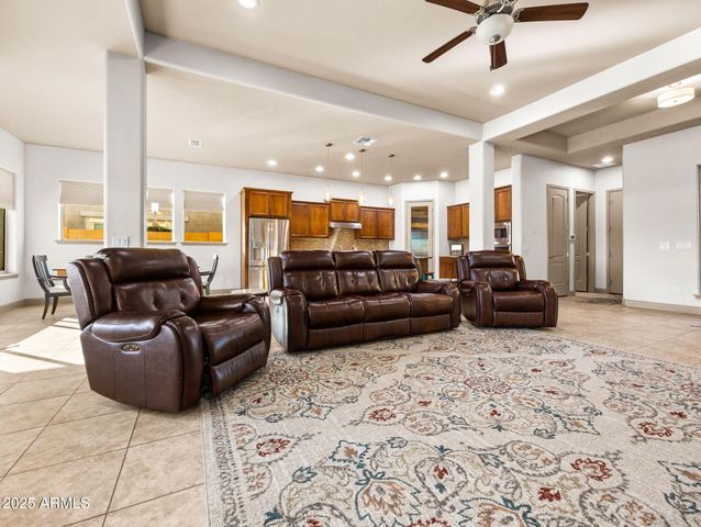 18191 W DESERT SAGE Drive, Goodyear, AZ 85338