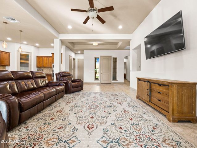 18191 W DESERT SAGE Drive, Goodyear, AZ 85338