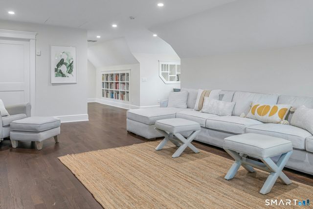 44 Maple Street, Darien, CT 06820