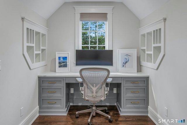 44 Maple Street, Darien, CT 06820