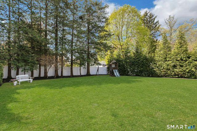 44 Maple Street, Darien, CT 06820
