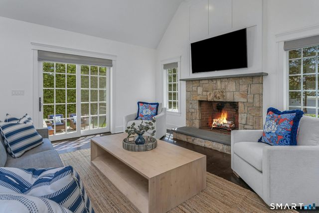 44 Maple Street, Darien, CT 06820