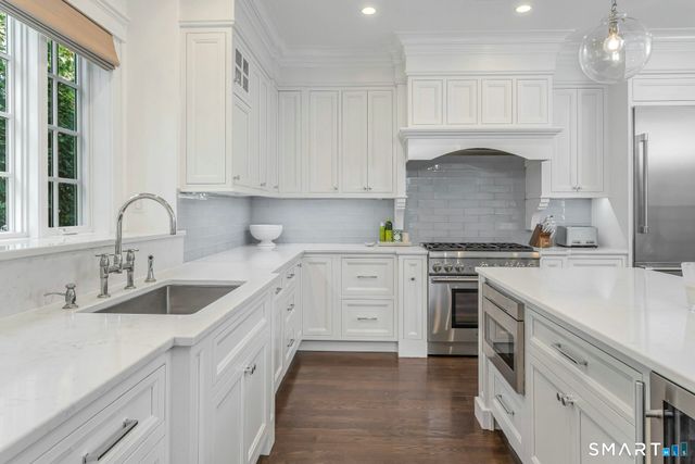 44 Maple Street, Darien, CT 06820