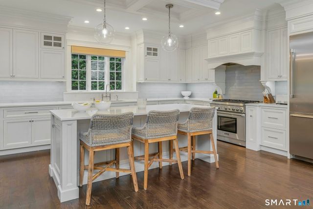 44 Maple Street, Darien, CT 06820