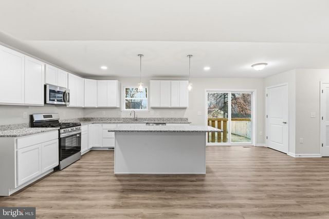 105 W WASHINGTON AVE, Magnolia, NJ 08049