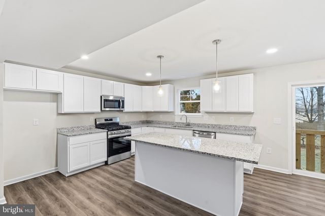 105 W WASHINGTON AVE, Magnolia, NJ 08049