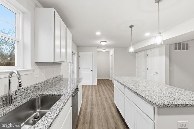 105 W WASHINGTON AVE, Magnolia, NJ 08049