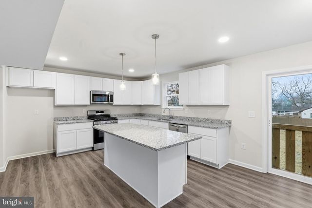 105 W WASHINGTON AVE, Magnolia, NJ 08049