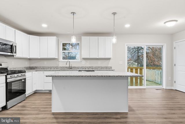 105 W WASHINGTON AVE, Magnolia, NJ 08049