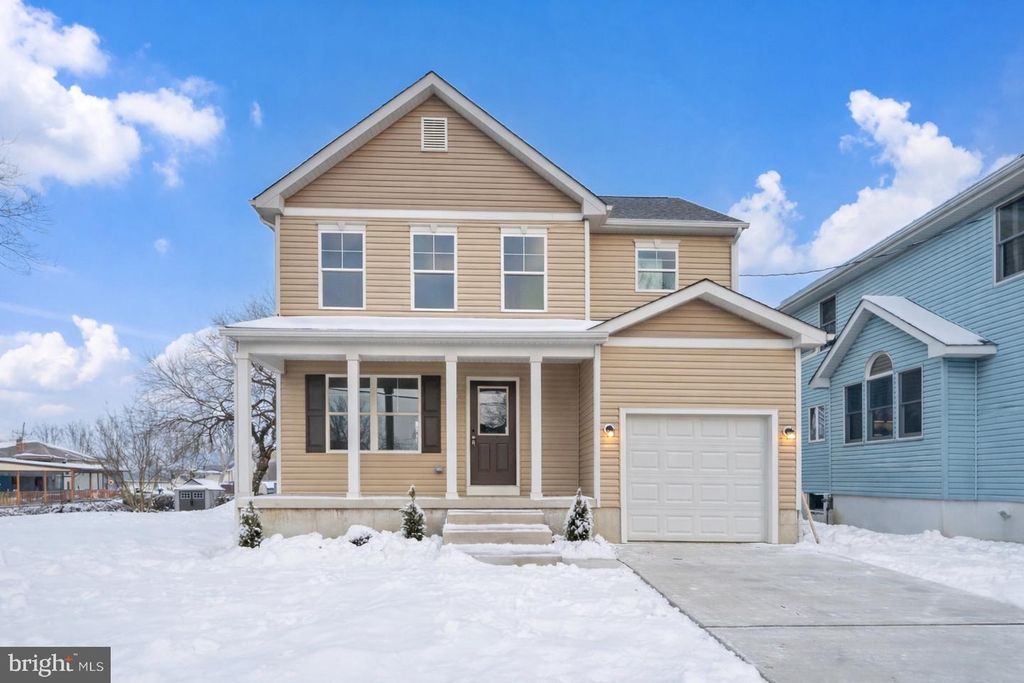 105 W WASHINGTON AVE, Magnolia, NJ 08049