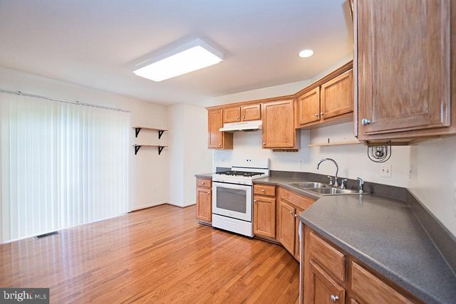 10558 CROOKED BRANCH CT, Manassas, VA 20112
