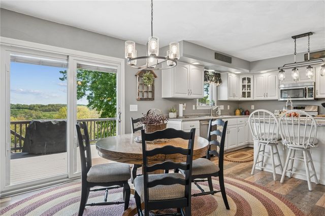 670 Meadowbrook Rd, Penn Twp, PA 15085