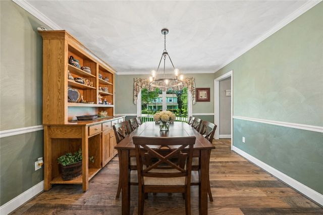 670 Meadowbrook Rd, Penn Twp, PA 15085