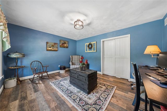 670 Meadowbrook Rd, Penn Twp, PA 15085