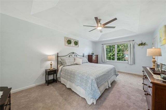 670 Meadowbrook Rd, Penn Twp, PA 15085