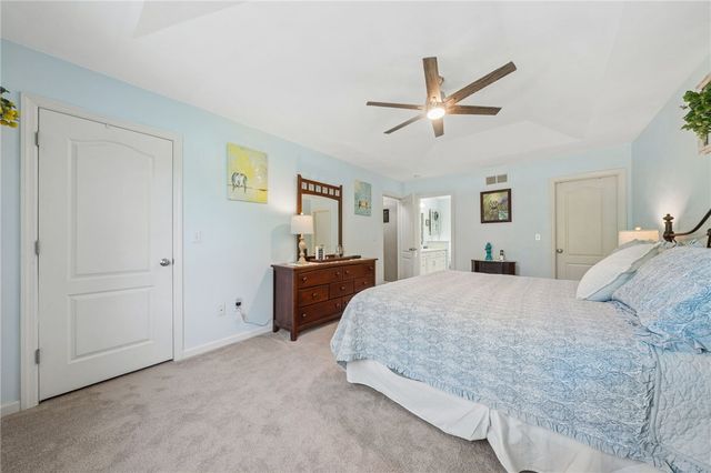 670 Meadowbrook Rd, Penn Twp, PA 15085