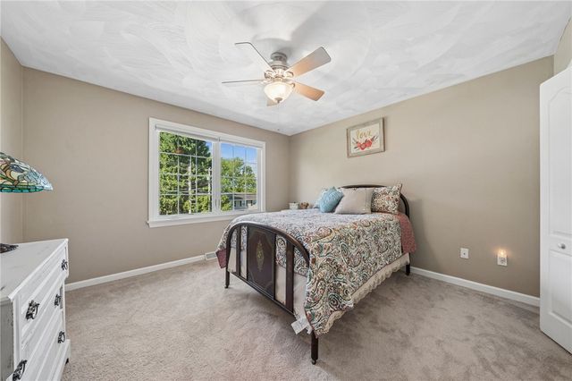 670 Meadowbrook Rd, Penn Twp, PA 15085