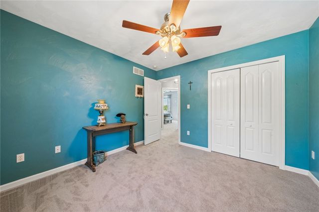 670 Meadowbrook Rd, Penn Twp, PA 15085