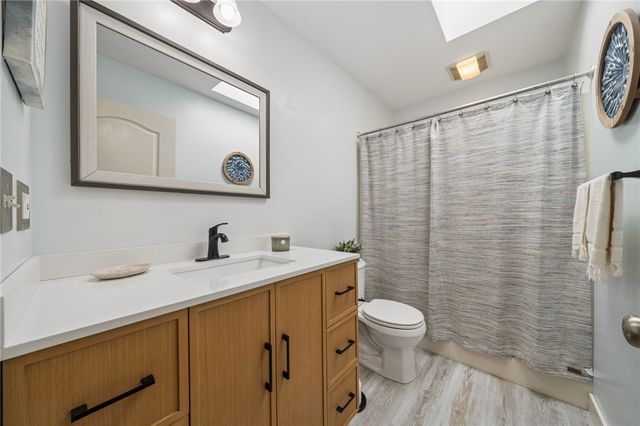 670 Meadowbrook Rd, Penn Twp, PA 15085