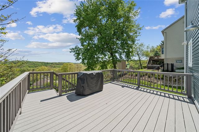 670 Meadowbrook Rd, Penn Twp, PA 15085
