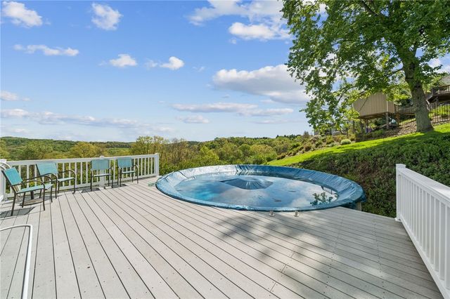 670 Meadowbrook Rd, Penn Twp, PA 15085