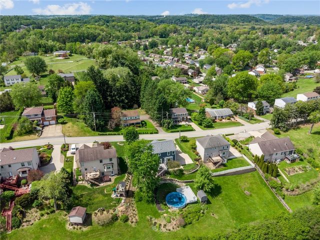 670 Meadowbrook Rd, Penn Twp, PA 15085