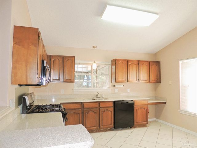 4032 Leesway Cir, Pensacola, FL 32504