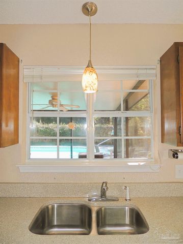 4032 Leesway Cir, Pensacola, FL 32504