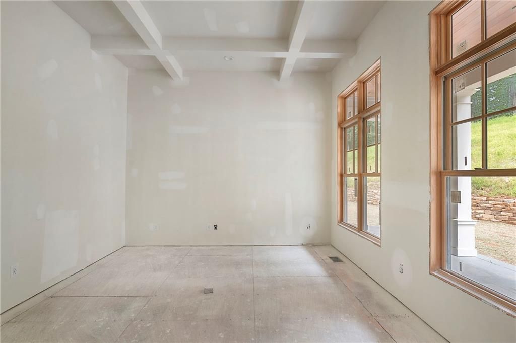 Image 12 of property listing at 13675 Freemanville Road, Milton, GA 30004
