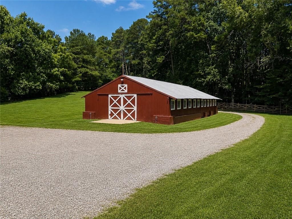 Image 36 of property listing at 13675 Freemanville Road, Milton, GA 30004