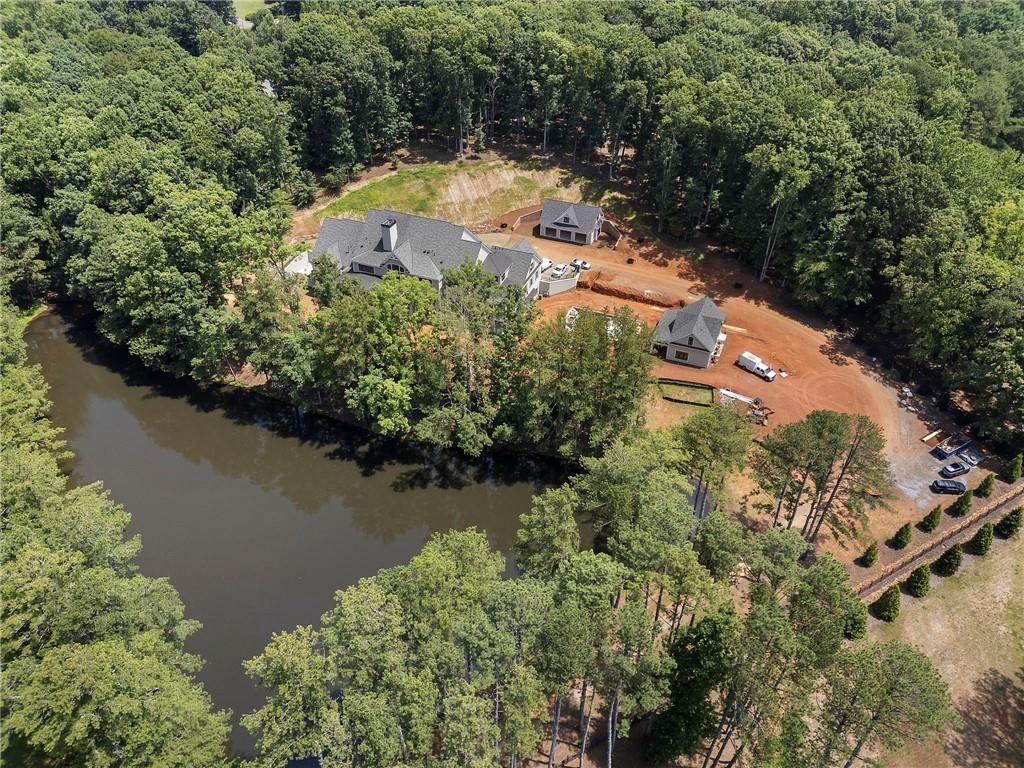 Image 4 of property listing at 13675 Freemanville Road, Milton, GA 30004