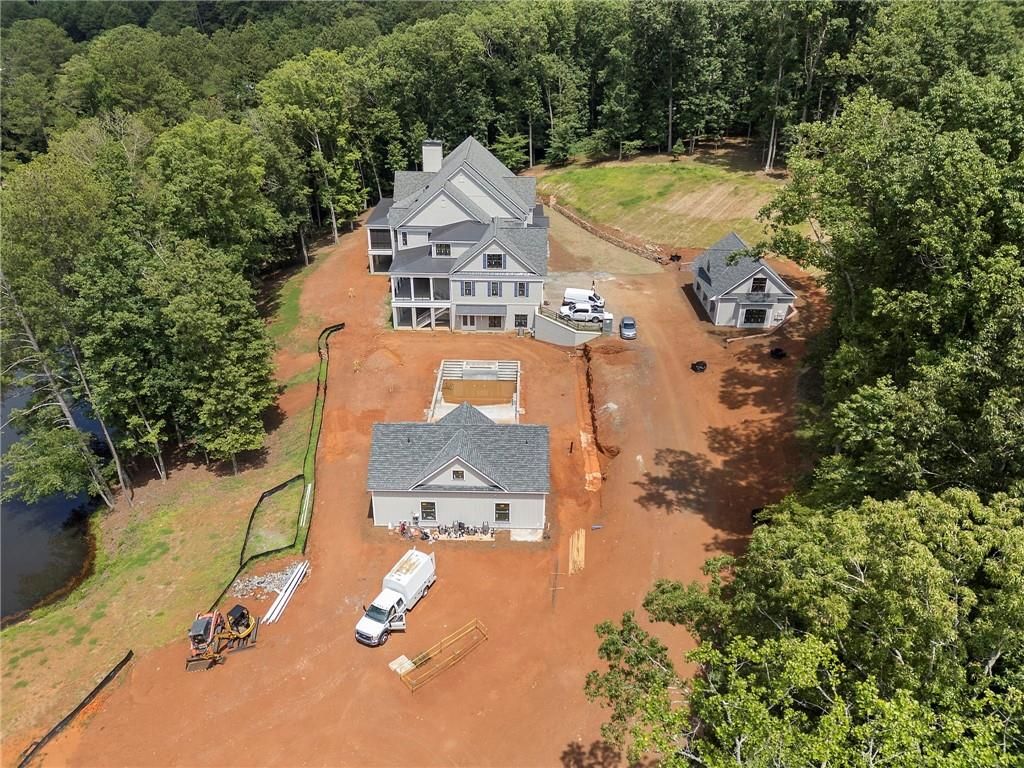 Image 5 of property listing at 13675 Freemanville Road, Milton, GA 30004
