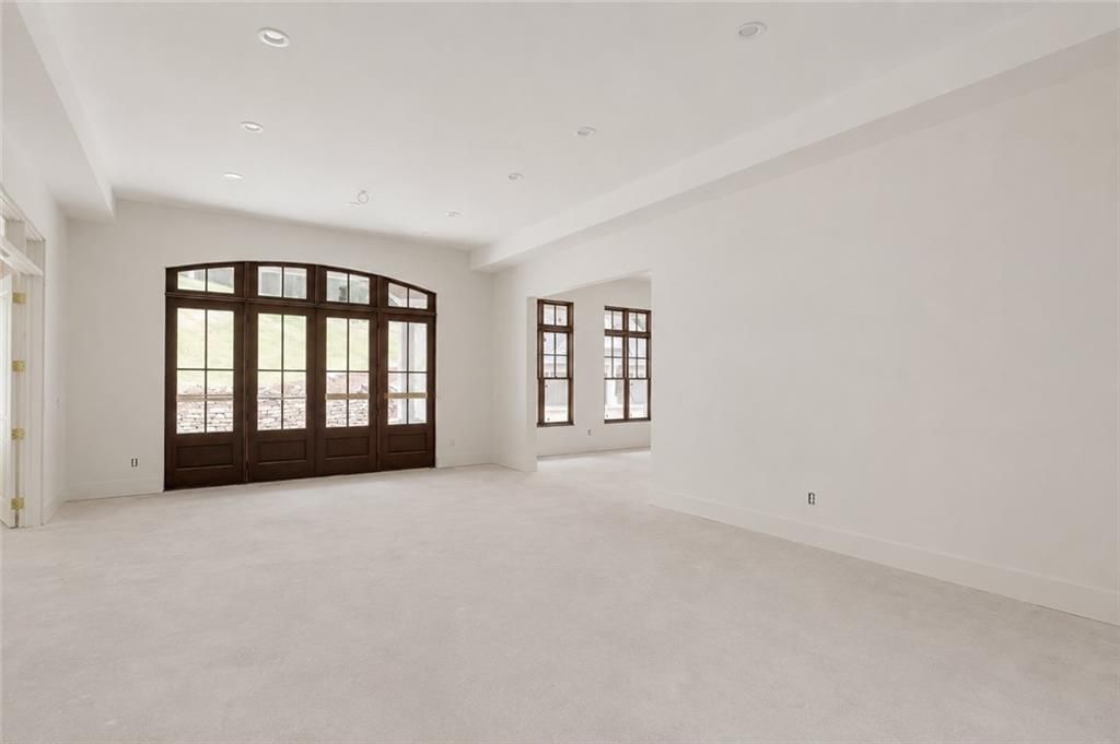 Image 9 of property listing at 13675 Freemanville Road, Milton, GA 30004