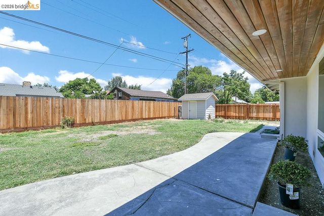 65 E Arcade St, Stockton, CA 95204