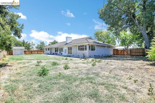 65 E Arcade St, Stockton, CA 95204