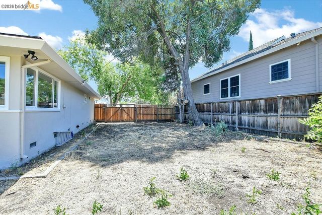 65 E Arcade St, Stockton, CA 95204