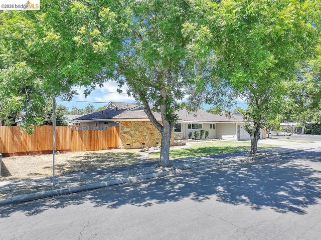 65 E Arcade St, Stockton, CA 95204