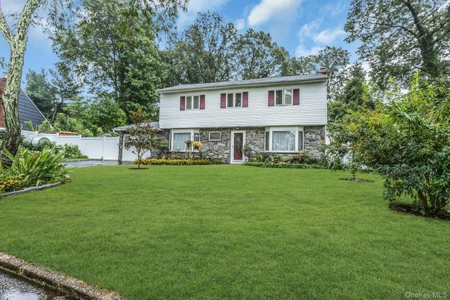 22 Rolling Hills Drive, Huntington Station, NY 11746