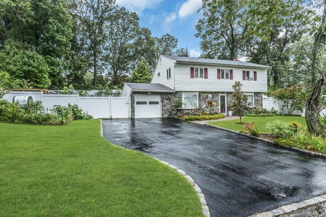 22 Rolling Hills Drive, Huntington Station, NY 11746